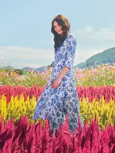 AURELIA Floral Printed Thread Work Detailed Panelled A-Line Kurta