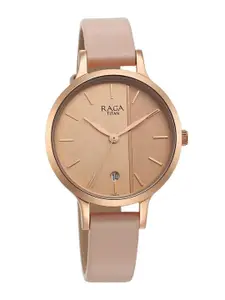 Titan Women Dial & Leather Straps Analogue Watch 2684WL01