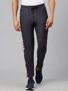 MADSTO Men Printed Mid-Rise Track Pant