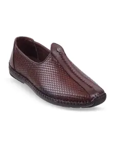Metro Men Textured Leather Mojaris