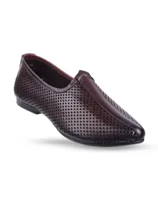 Metro Men Textured Leather Mojaris