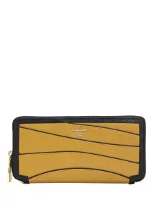 Da Milano Women Textured Leather Zip Around Wallet