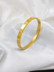 Saizen Men Cubic Zirconia Gold-Plated Kada Bracelet