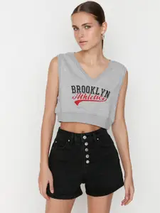 Trendyol Women Mid-Rise Pure Cotton Denim Shorts