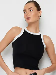 Trendyol Round Neck Ribbed Fitted Crop Top