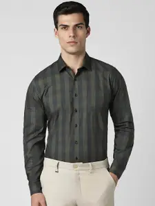 Van Heusen Slim Fit Opaque Checked Cotton Formal Shirt