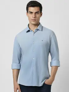 Van Heusen Sport Spread Collar Slim Fit Cotton Opaque Casual Shirt