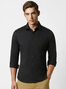 Van Heusen Sport Spread Collar Slim Fit Cotton Opaque Casual Shirt