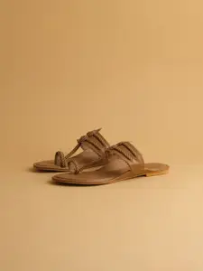 ERIDANI Kolhapuri One Toe Flats