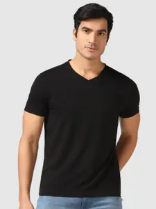Blackberrys V-Neck New Basics Slim Fit Cotton T-shirt