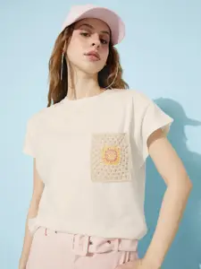 EVERYDAY by ANI Women Solid Tshirt With Pocket Detailing