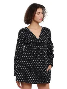 Amagyaa Self Design V-Neck Cuffed Sleeves Cotton A-Line Dress