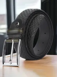 The Roadster Lifestyle Co. Men Formal Checked Leather Belt