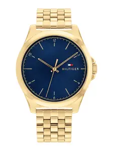 Tommy Hilfiger Men Solid Dial & Stainless Steel Bracelet Style Analogue Watch TH1710546