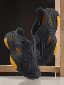 Red Tape Men Rubber Clogs