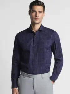 Peter England Men Slim Fit Opaque Checked Formal Shirt