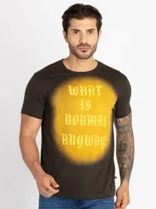 Status Quo Men Typography Printed Raw Edge T-shirt