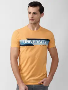 PETER ENGLAND UNIVERSITY Men Typography Colourblocked Pockets Slim Fit T-shirt