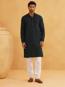 SOJANYA Geometric Embroidered Thread Work Mandarin Collar Pure Cotton Kurta With Churidar