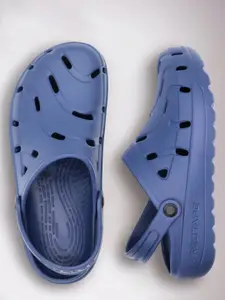 Red Tape Men Self Design Clogs