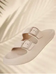 TRV Men Buckle Detailed Slip On Flip Flops