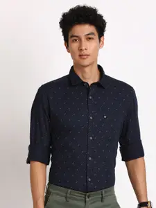 Turtle Relaxed Slim Fit Micro Ditsy Printed Pure Cotton Casual Shirt