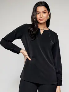AND Keyhole Neck Long Sleeves Top