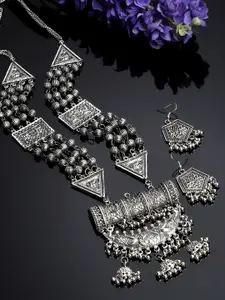 CHUI MUI Silver-Plated Necklace With Drop Earrings