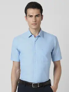 Peter England Spread Collar Short Sleeves Cotton Formal Shirt