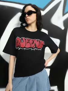 JUNEBERRY Typography Printed Drop-Shoulder Oversized Pure Cotton T-shirt