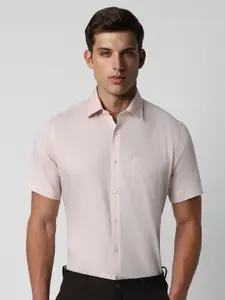 Van Heusen Cotton Spread Collar Short Sleeves Opaque Casual Shirt
