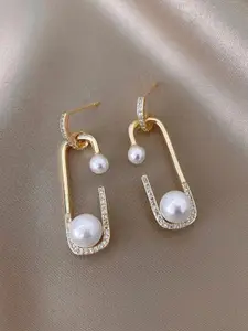 VAGHBHATT Geometric Studs Earrings