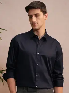 LOCOMOTIVE Men Slim Fit Opaque Casual Shirt