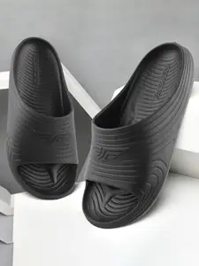 Red Tape Men Textured Sliders