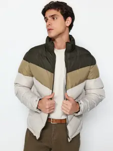 Trendyol Colourblocked Stand Collar Puffer Jacket