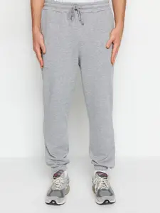 Trendyol Men Mid Rise Joggers