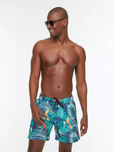 Trendyol Men Floral Printed Regular Fit Mid Rise Shorts
