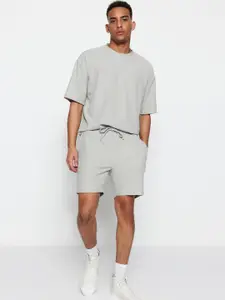 Trendyol Men Regular Fit Mid Rise Shorts