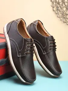 The Roadster Lifestyle Co. Men Round Toe Lightweight Derbys