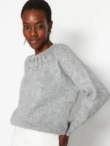 Trendyol Round Neck Long Sleeves Cable Knit Pullover with Embroidered Detail