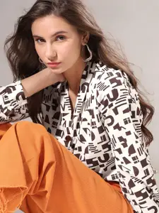 Vero Moda Conversational Printed V-Neck Top