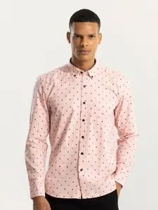 Snitch Pink Geometric Printed Classic Slim Fit Opaque Casual Shirt