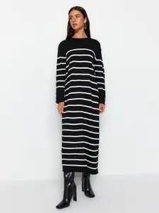 Trendyol Striped Round Neck Long Sleeves Maxi Dress