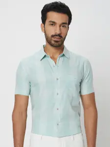 Mufti Slim Fit Opaque Checked Cotton Casual Shirt