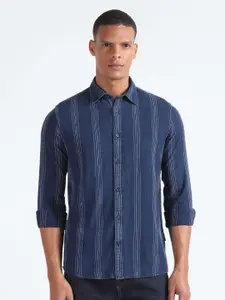 Flying Machine Slim Fit Vertical Striped Pure Cotton Casual Shirt