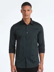 Flying Machine Slim Fit Vertical Striped Pure Cotton Casual Shirt