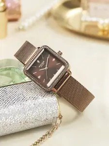 Sonata Poze Women Embellished Dial & Bracelet Style Straps Analogue Watch SP80030QM01W