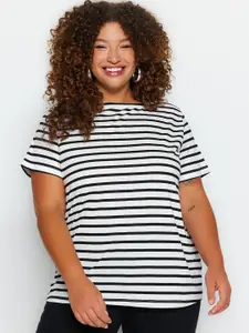 Trendyol Short Sleeves Round Neck Regular Fit Cotton Striped T-shirt