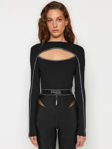 Trendyol Cut Out Fitted Top