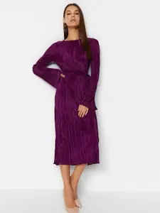 Trendyol Round Neck Self Design Bell Sleeves Sheath Midi Dress